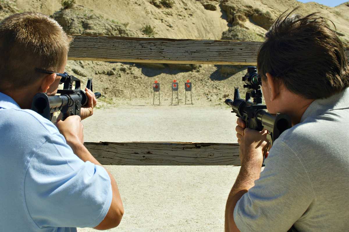 shooting ar 15 at indoor range