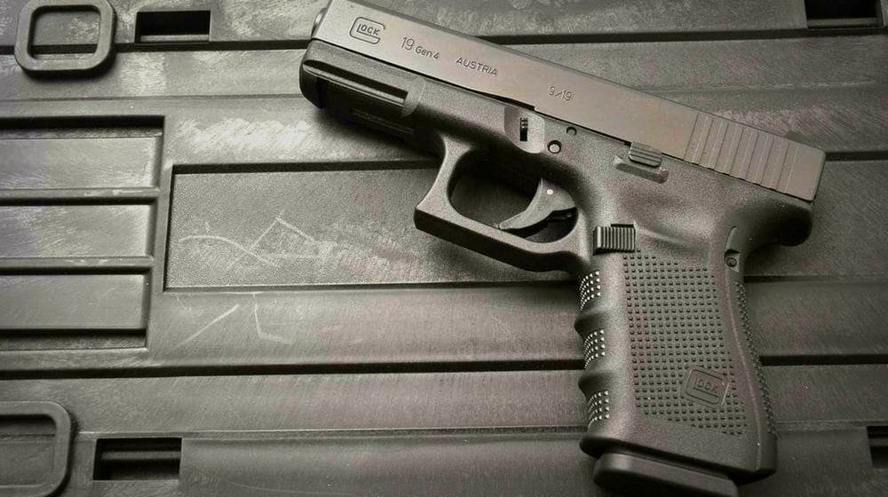 Feature | Glock 19 Gen 4 9x19mm | Gun Carrier Handgun Review