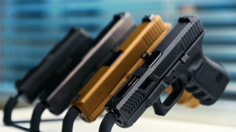 Feature | Gun rack with Glock 19, Glock 19x, Glock 17 and sig sauer p365 | Glock vs M&P vs XD: A Comparison